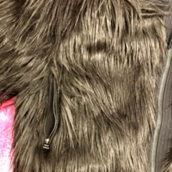 Cropped Fur Jacket, M, Has part of a tag - Picture 3 of 8